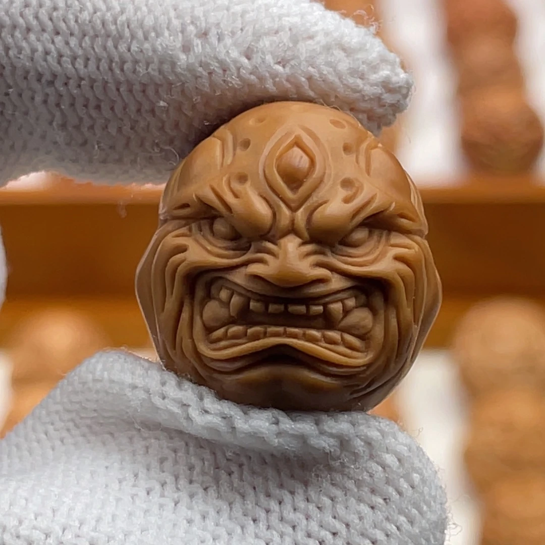 文玩核桃吊坠快**单猴头核桃雕刻