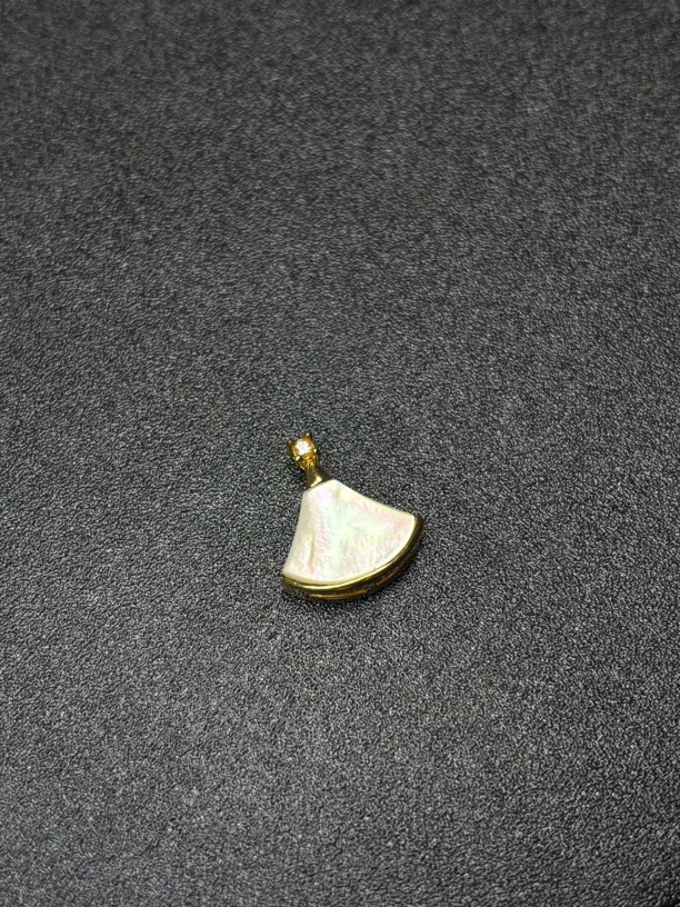 足金999 小白裙 送银链子 b369