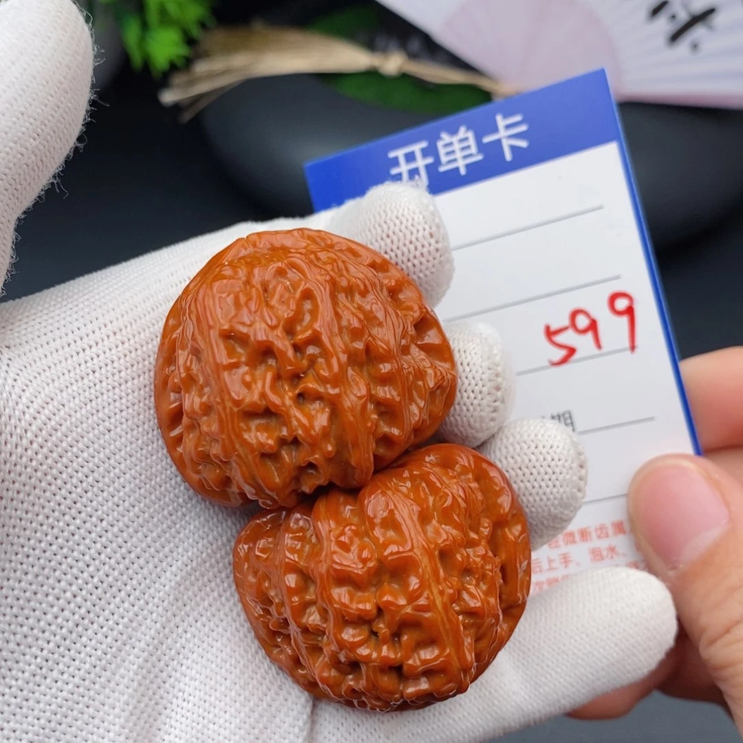 文玩核桃把件40三角白599