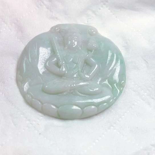 翡翠颈饰未镶嵌小*吊坠