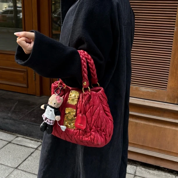 95新 MIU MIU/缪缪 褶皱小泡芙 发财番茄色可手提可斜挎
