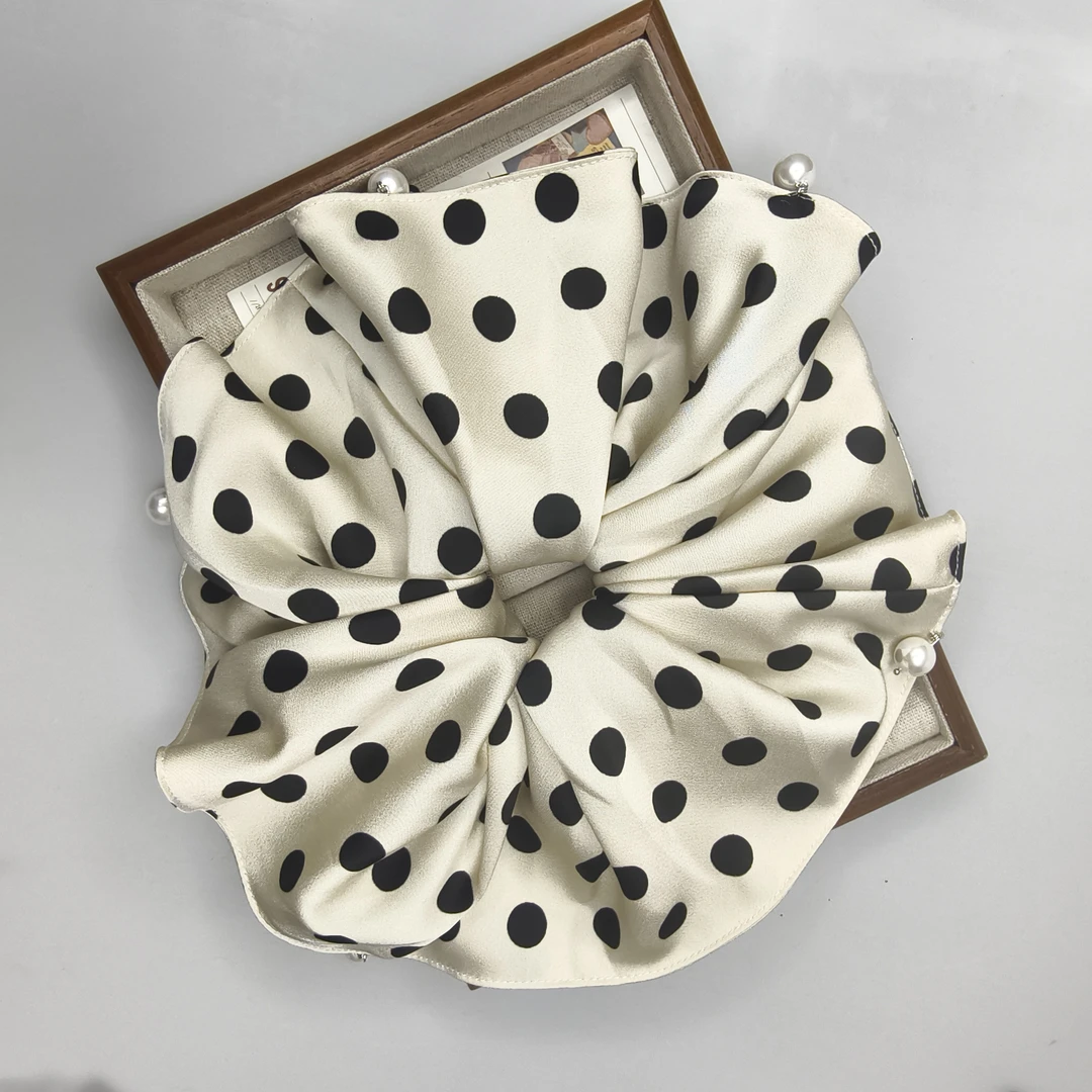 肆伍陆  1252时尚百搭港风大版挂珠波点发圈