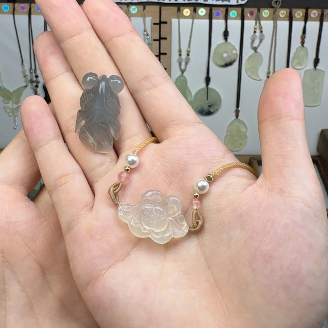 蛇纹石玉吊坠未镶嵌零**.