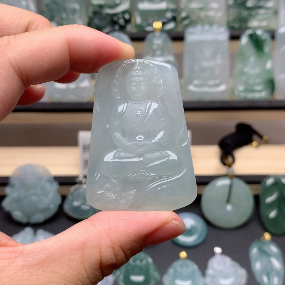 翡翠未镶嵌颈饰大日