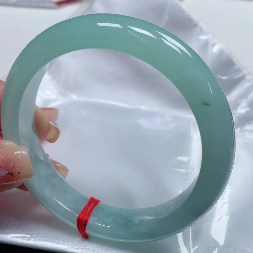 翡翠手镯未镶嵌缅甸翡翠