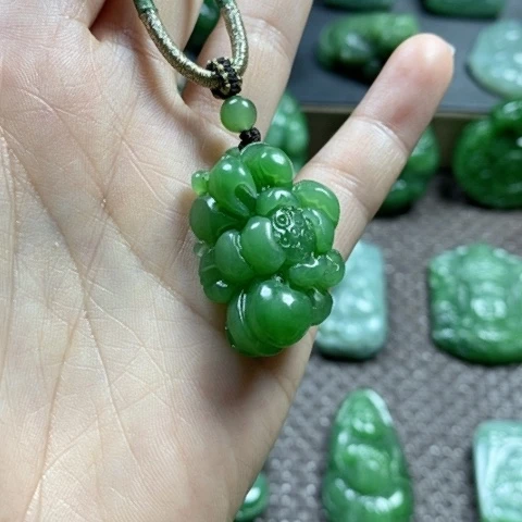 【闪购商品】颈饰未镶嵌和田玉