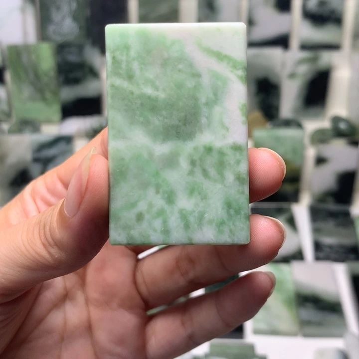 独山玉未镶嵌颈饰