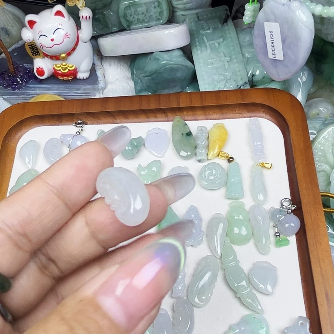 幸***号翡翠未镶嵌吊坠(不含链)11