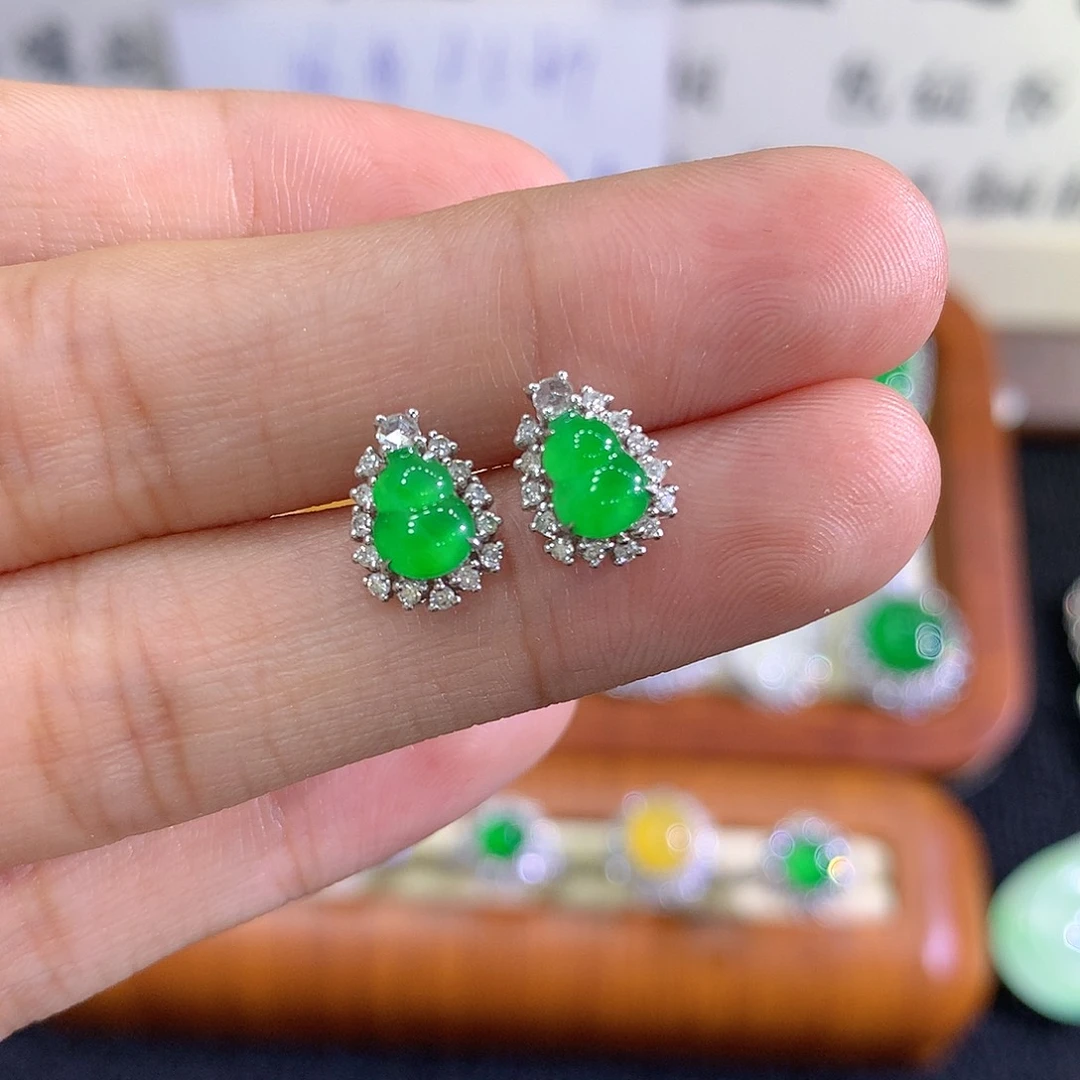 【闪购商品】18K金镶嵌翡翠耳钉葫芦