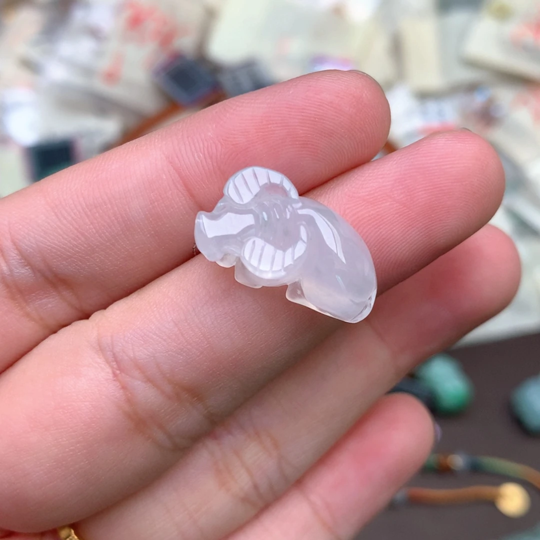 翡翠未镶嵌挂件一