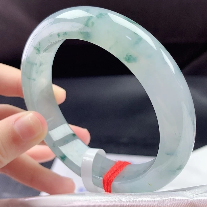 翡翠未镶嵌手镯57圈