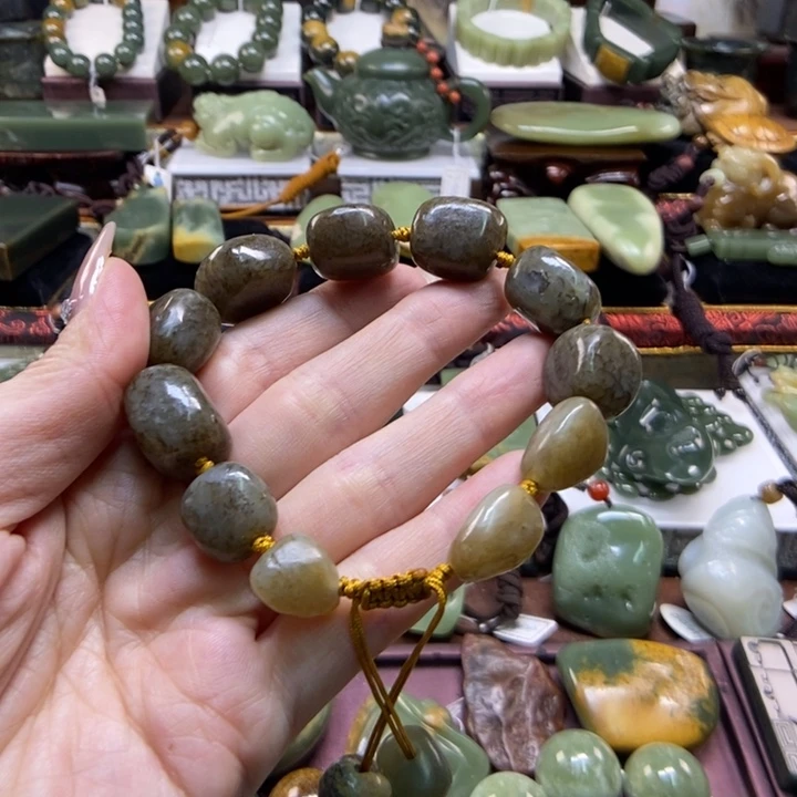 未镶嵌手串岫岩老玉（透闪石质玉）