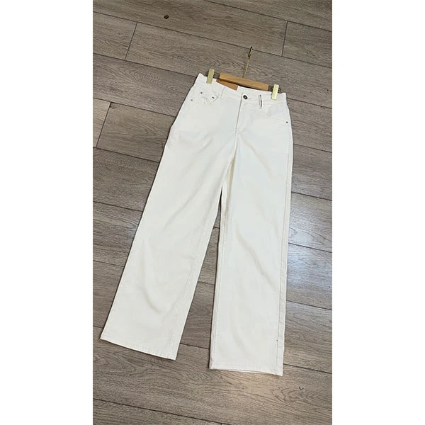 15225 夏款窄版薄牛仔后口袋字母毛边直筒裤（配皮带）