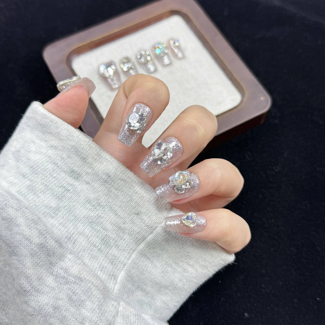 【纯白婚嫁】闪耀奢华短款高级爆闪满钻纯手工穿戴甲显白百搭