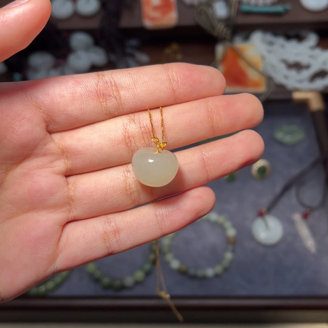 和田玉（糖玉）足金镶嵌颈饰和田玉青海料