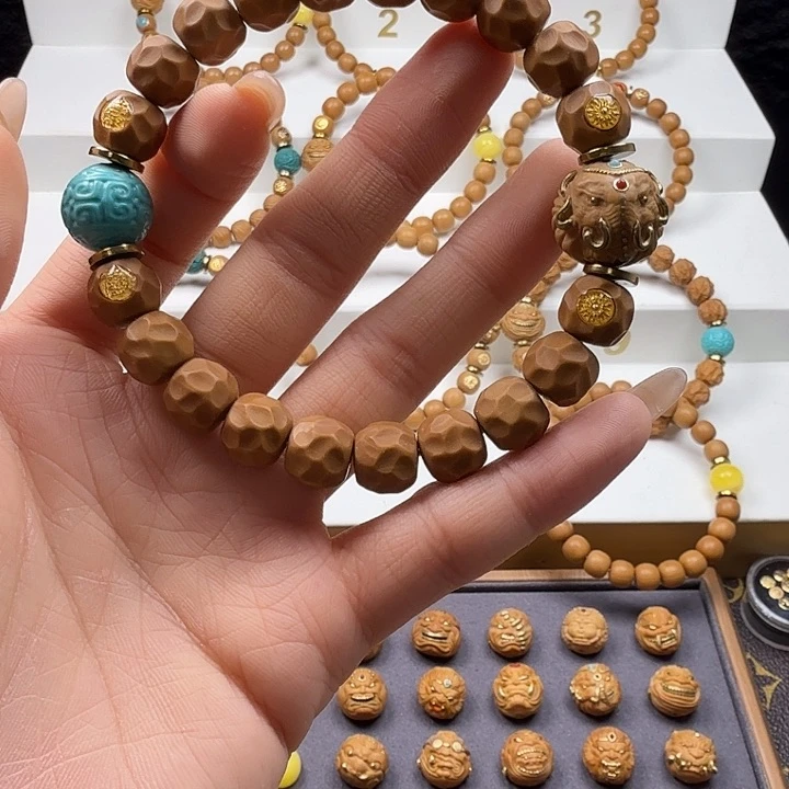 吊坠猴头核桃不***饭猴有核桃一套毕业