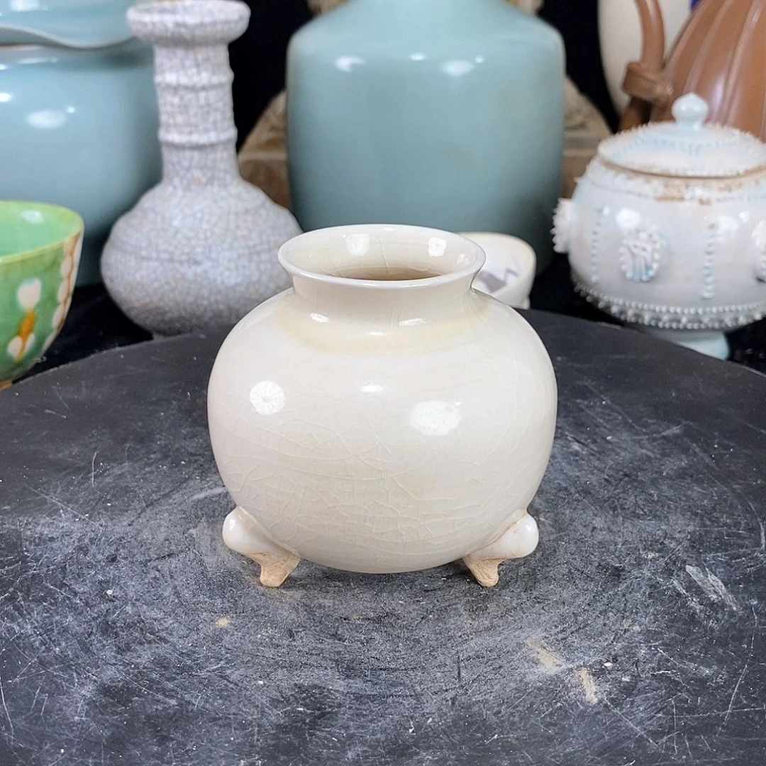 摆件汐****色三足水盂瓷器