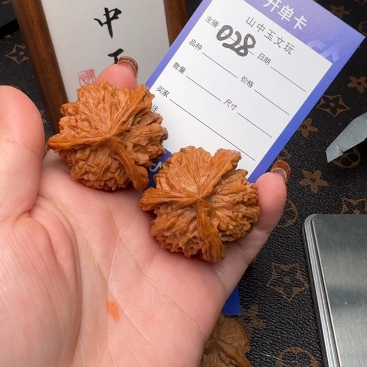 把件文玩核桃39三棱028