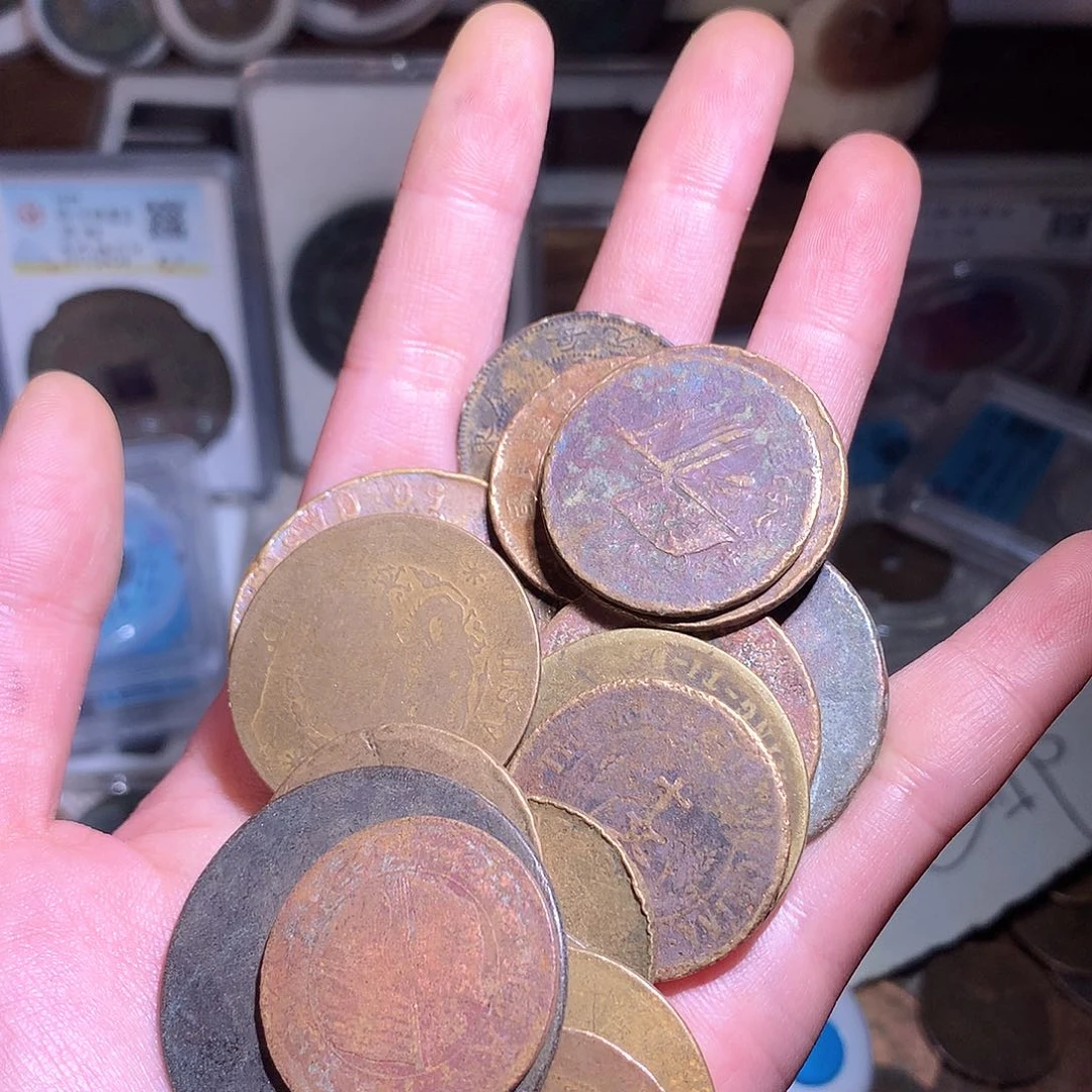 铜晴***?钱缘/53/铜币20枚/B1