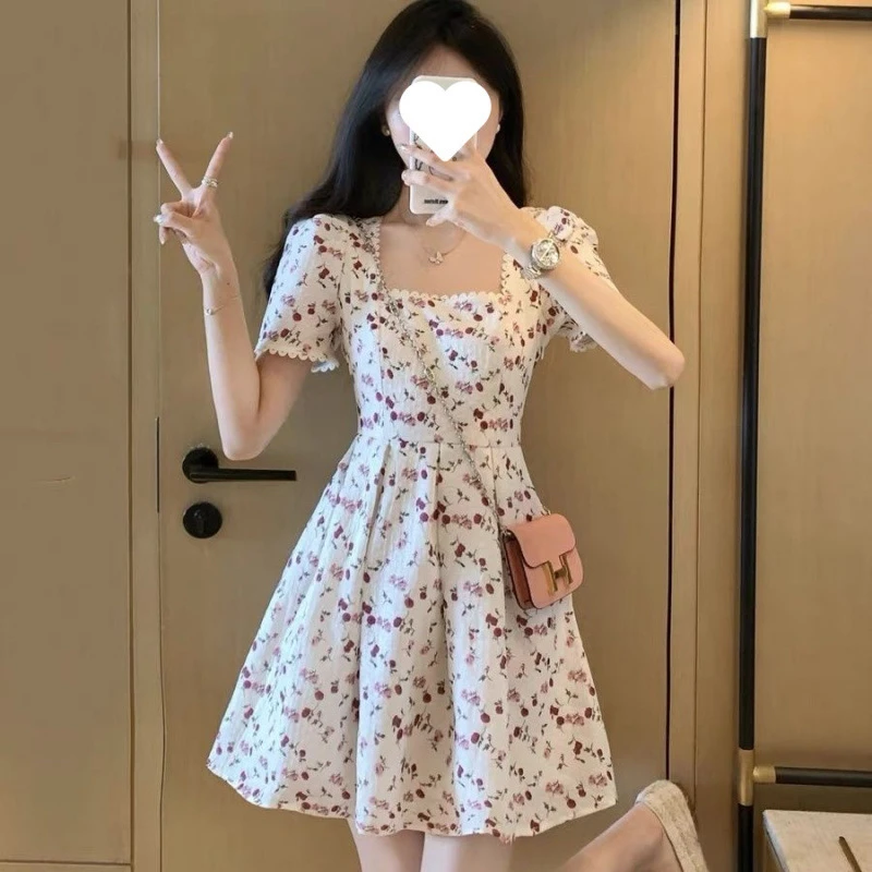 2025夏季新款法式超仙拼接气质方领泡泡小个子碎花连衣裙裙子