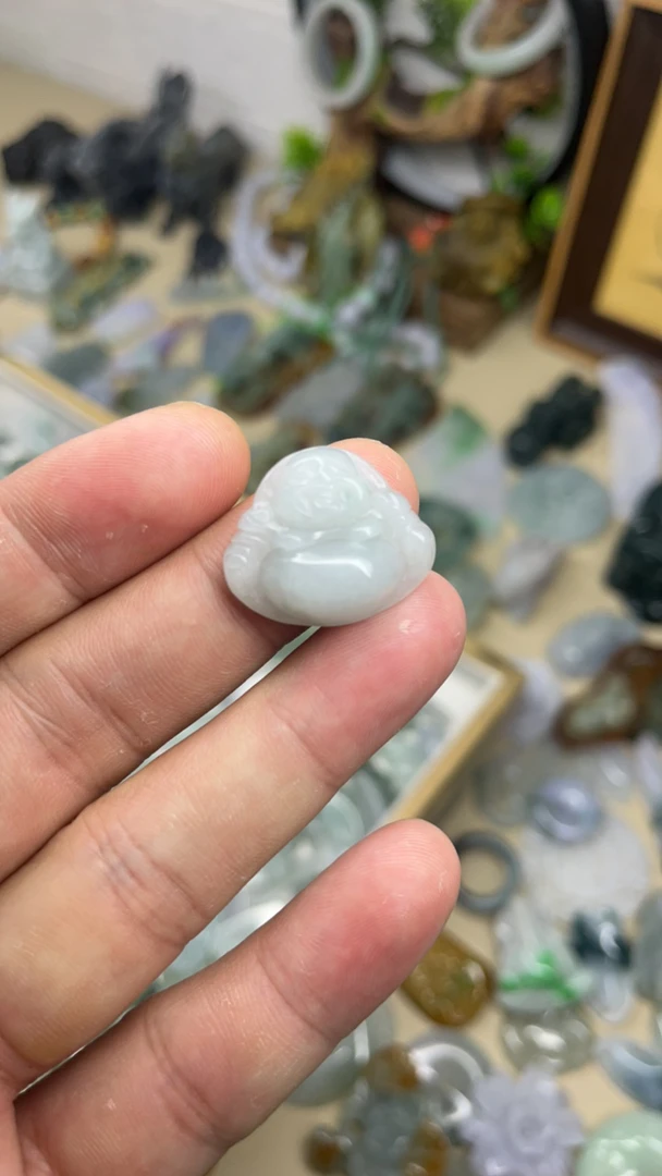 天然翡翠佛公吊坠