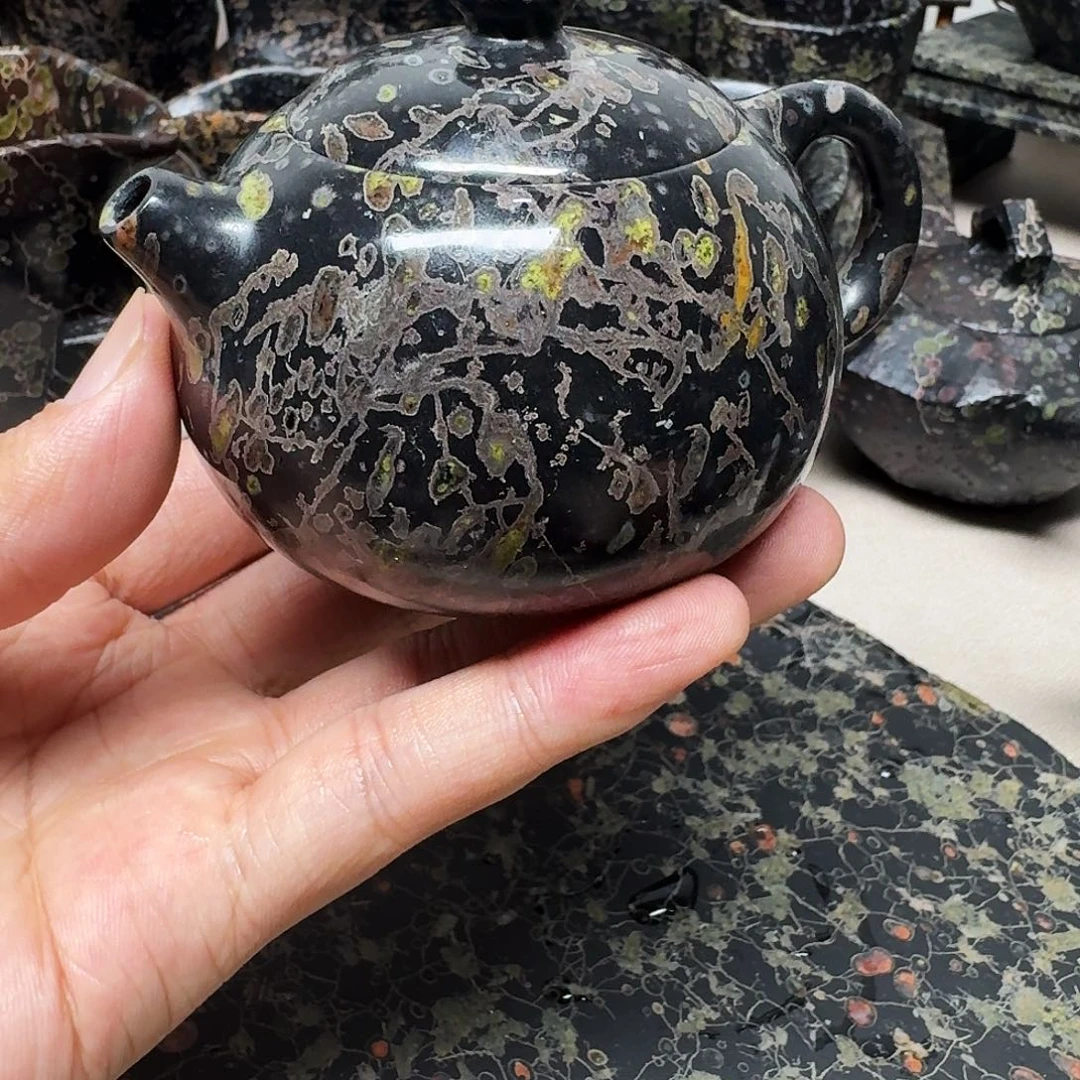 ****鼻梅花玉精品西施壶