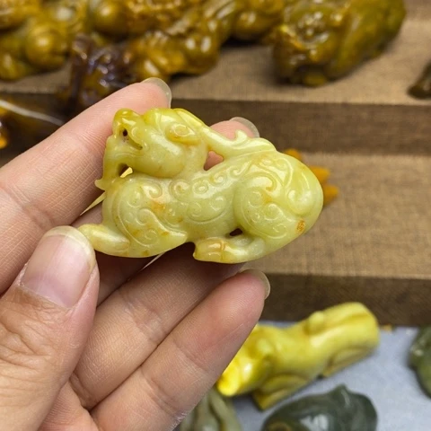 蛇纹石玉未镶嵌颈饰113
