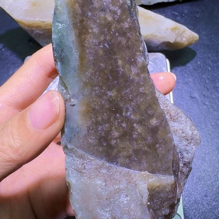 未镶嵌和田玉（糖玉）珠宝半成品