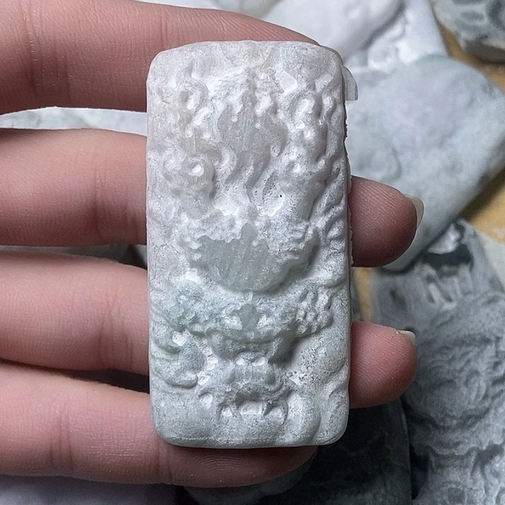 定制翡翠足金镶嵌翡翠