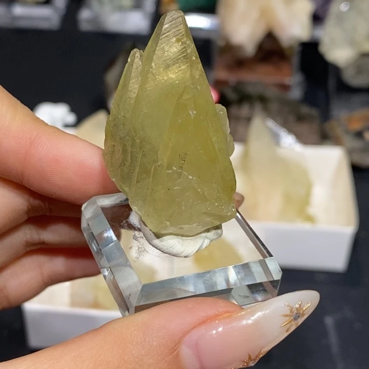 石材浓郁黄方解黄冰糖山