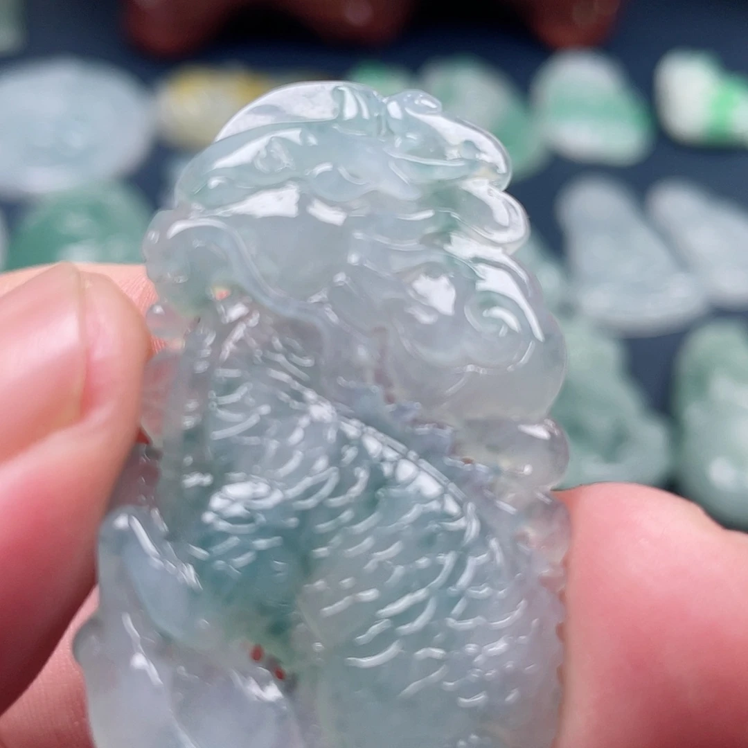 翡翠未镶嵌吊坠(不含链)麒麟