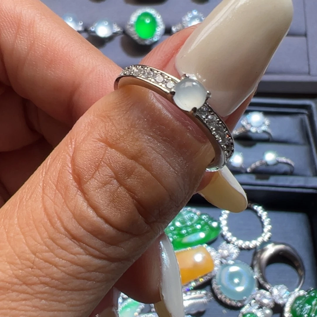 未镶嵌戒指翡翠戒指