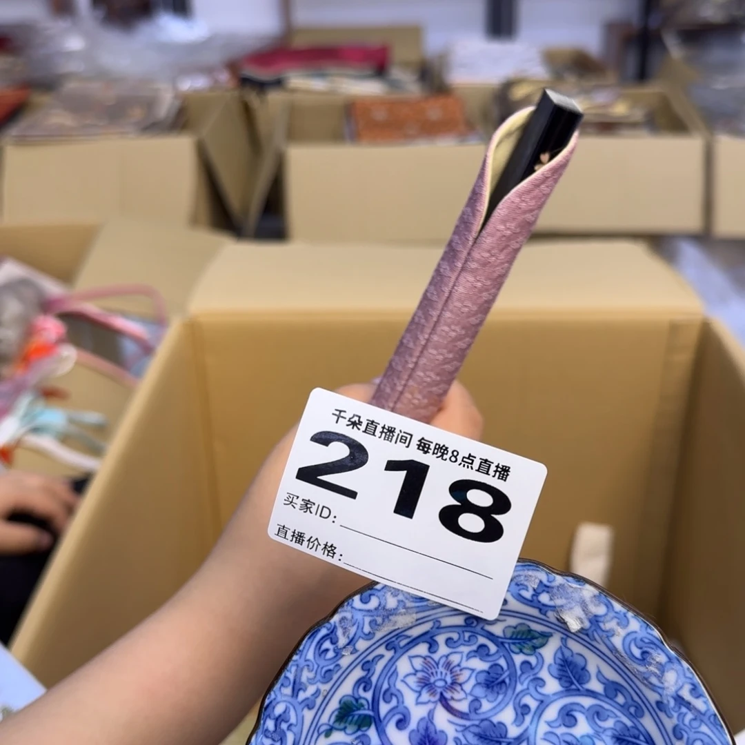 手工艺品琉璃你****？小雨