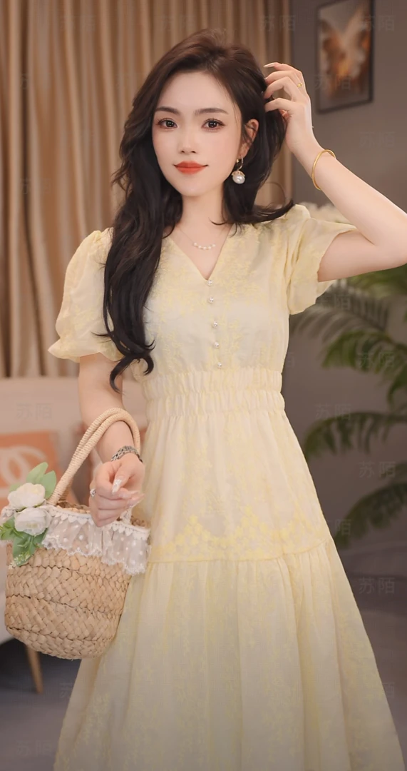 苏陌法式气质清新度假长裙收腰泡泡袖温柔精致收腰显瘦连衣裙