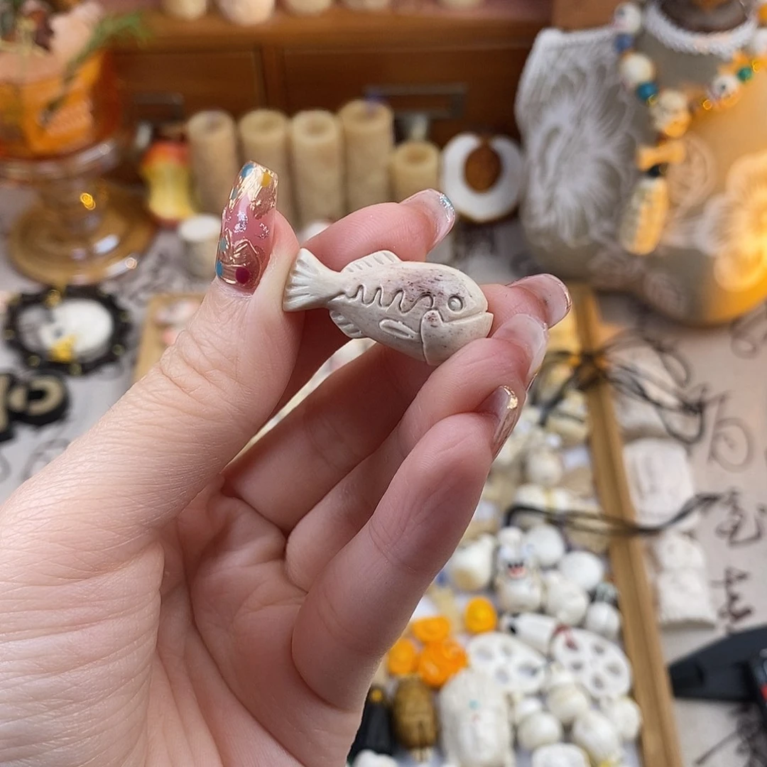 鹿骨把件?****lM41马骨雕刻的小鱼仔