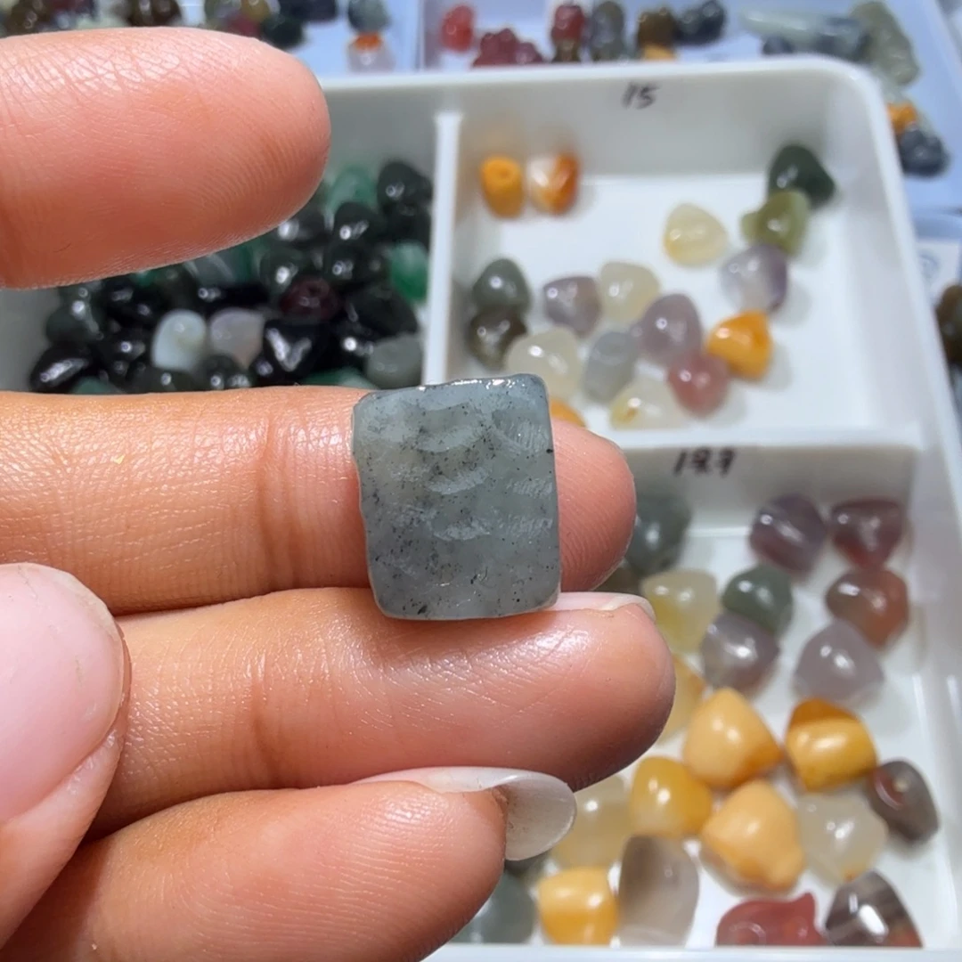 和田玉未镶嵌珠宝奇石