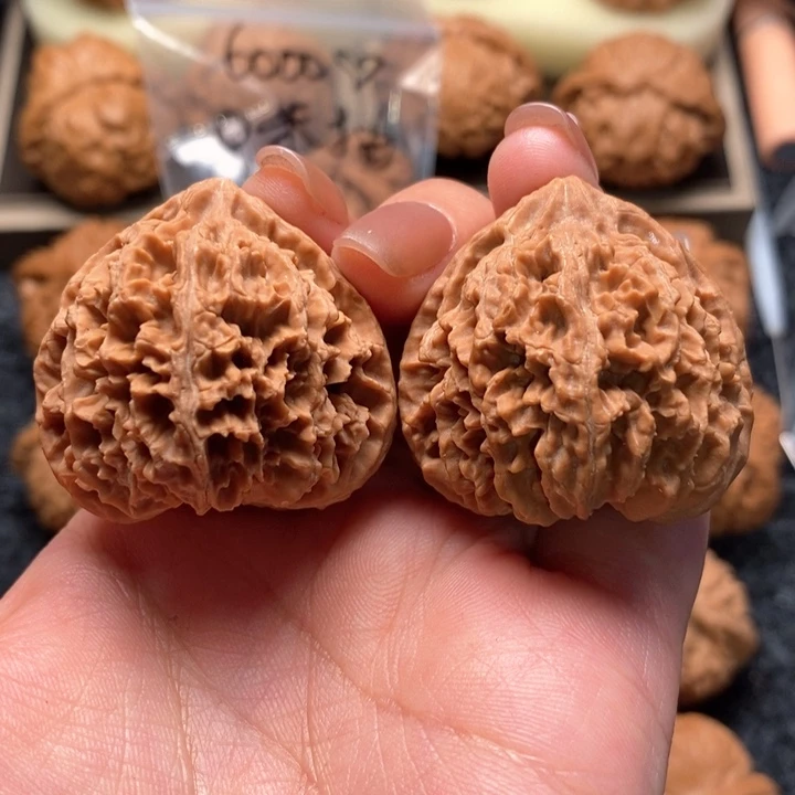 文玩核桃把件?****⏩野生狮子头38