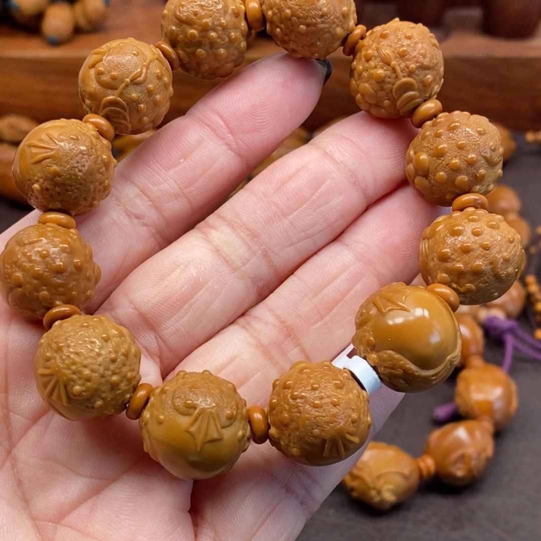 1.7金蟾橄榄核手串