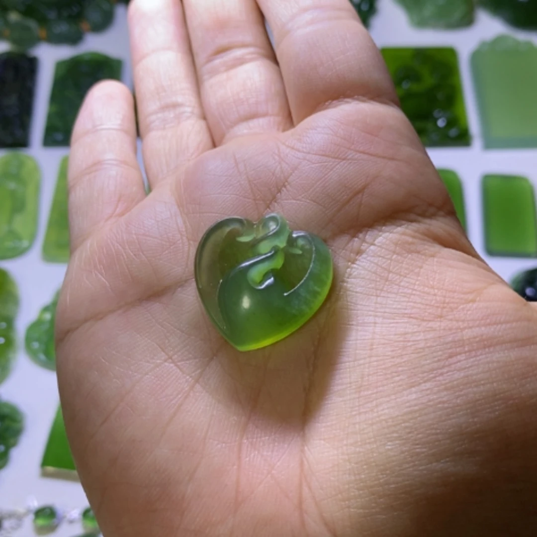 【闪购商品】未镶嵌蛇纹石玉颈饰