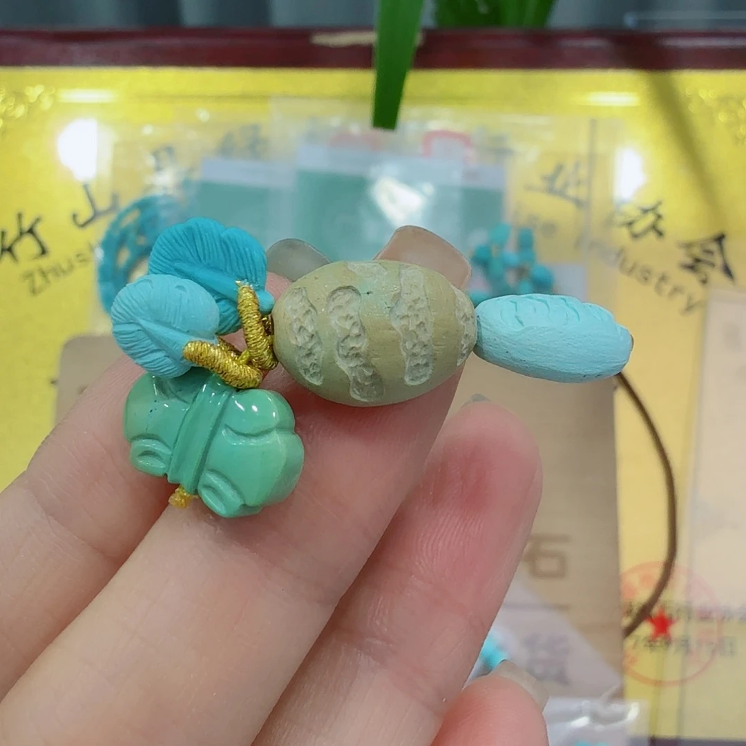 未镶嵌绿松石珠宝奇石
