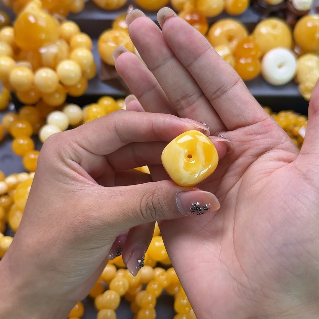 未镶嵌蜜蜡珠宝奇石