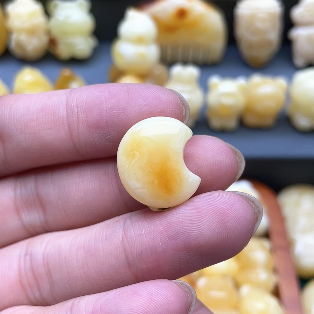 琥珀裸石未镶嵌蜜蜡