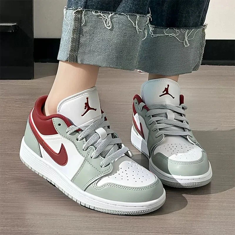 【荟聚NK】大童AIR JORDAN 1时尚复古百搭运动板鞋 553560133