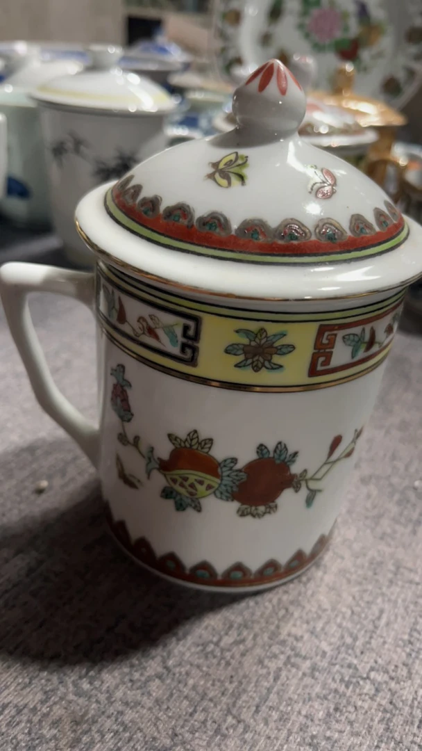 青花釉下彩人物主人杯  80毫升左右