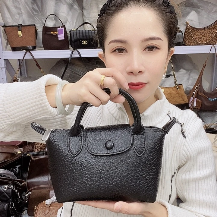 蚕丝小牛剖层皮革PU