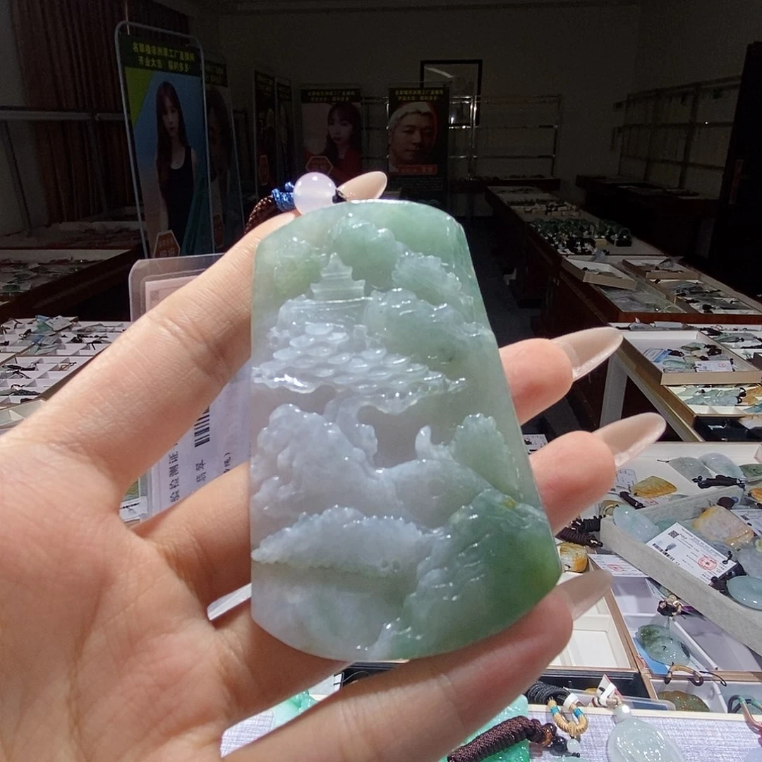 翡翠未镶嵌颈饰翡翠