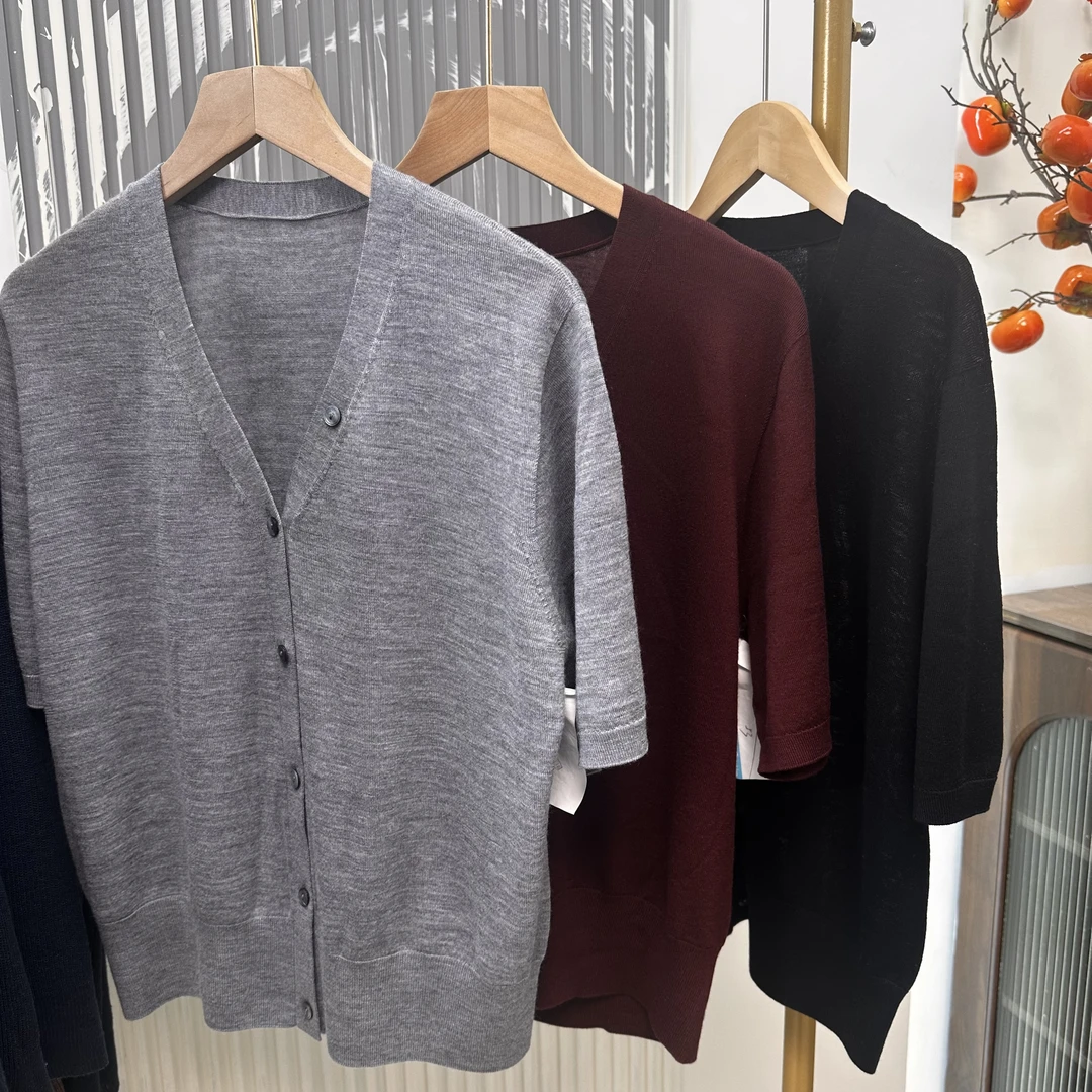 上市公司品质，新奥可机洗，精纺织60支2股16针加密，开衫中袖女