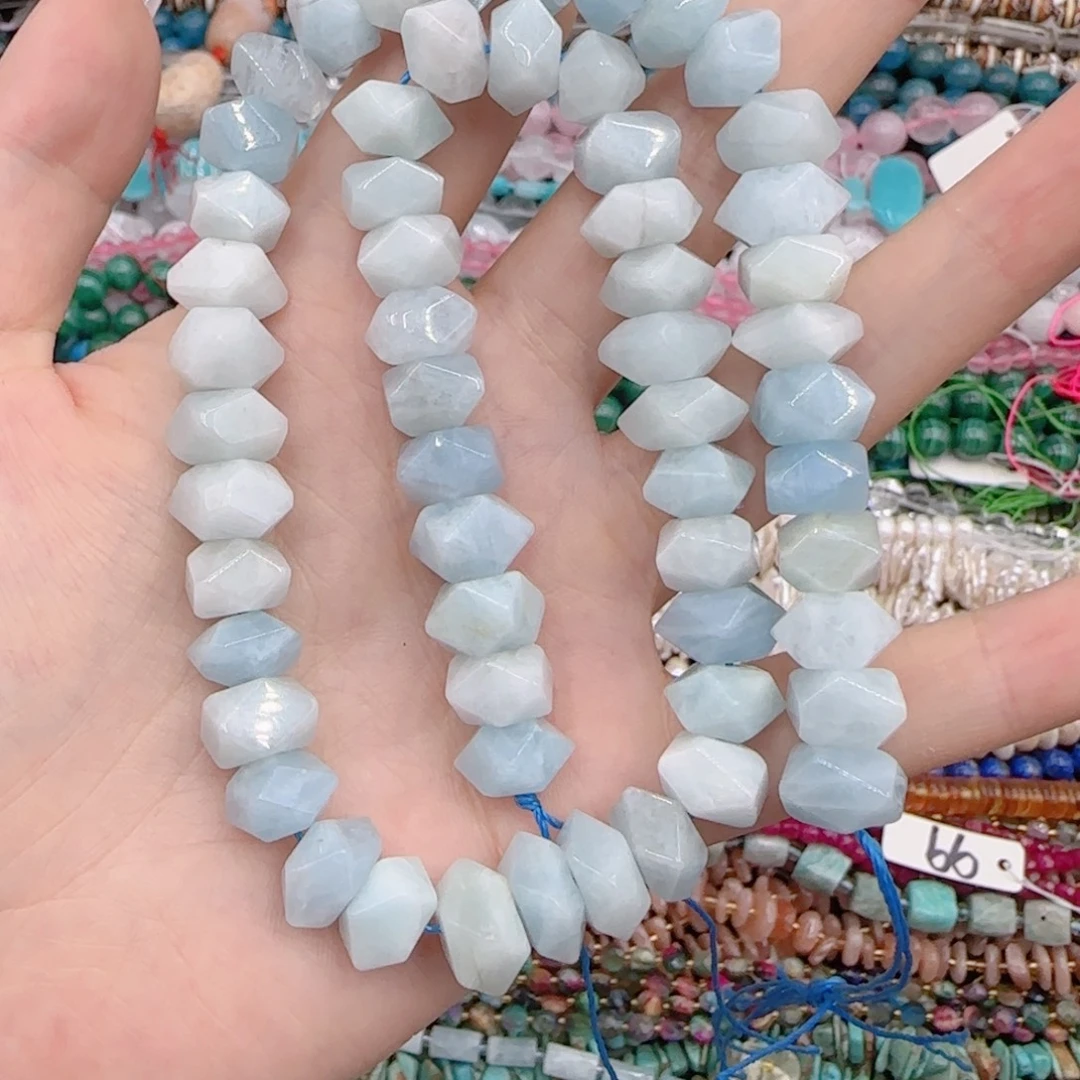 玛瑙/玉髓未镶嵌珠宝半成品海蓝宝冲角一条