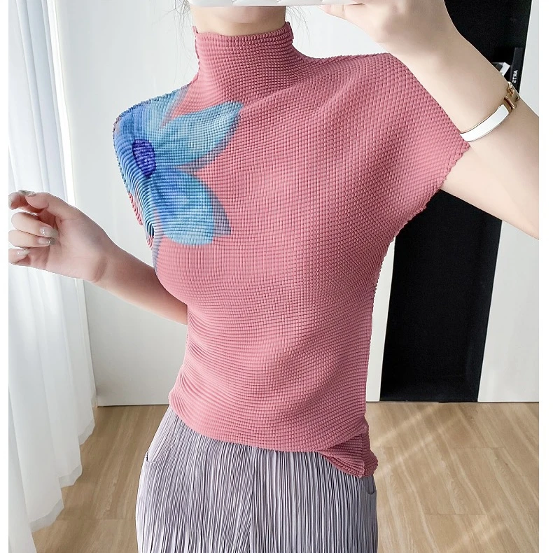 X2445【上新】时尚半高领粉色印花压褶T恤