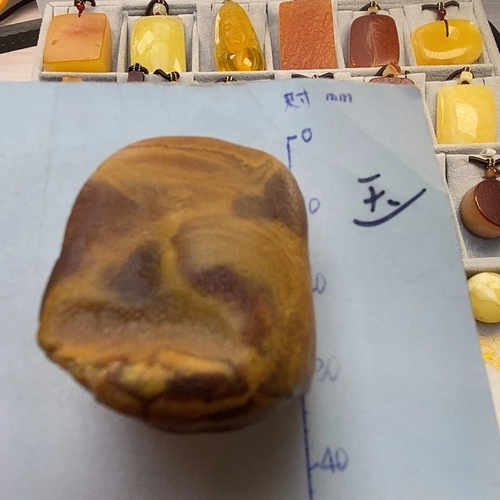 琥珀未镶嵌珠宝奇石